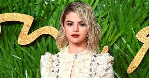 pictures of selena gomez naked|Selena Gomez Posed Topless in the Bathtub on Instagram